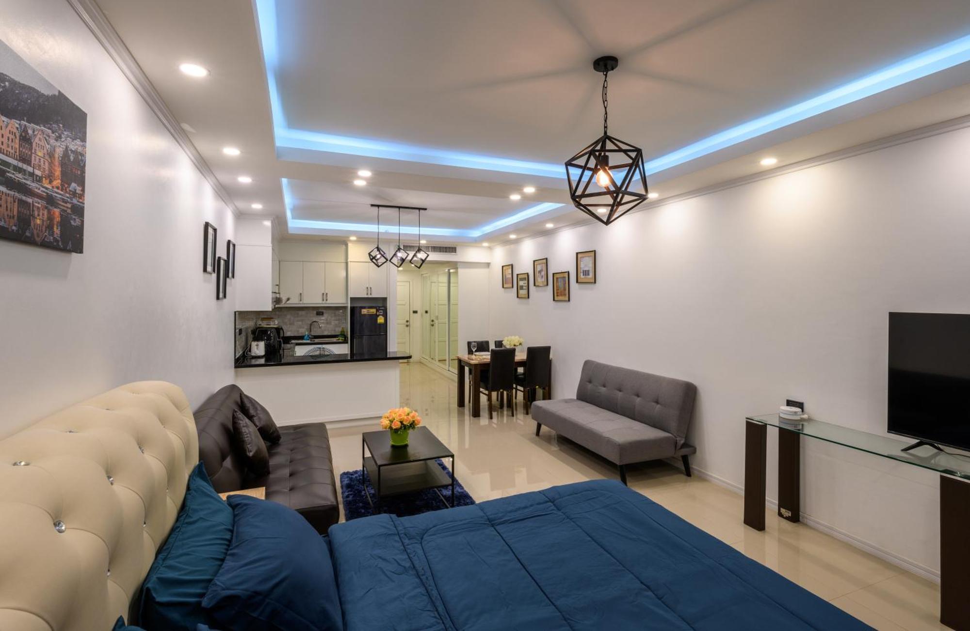 Jomtien Beachfront Stylish Studio , Stunning Seaview , Big Pool Praia de Jomtien Exterior foto