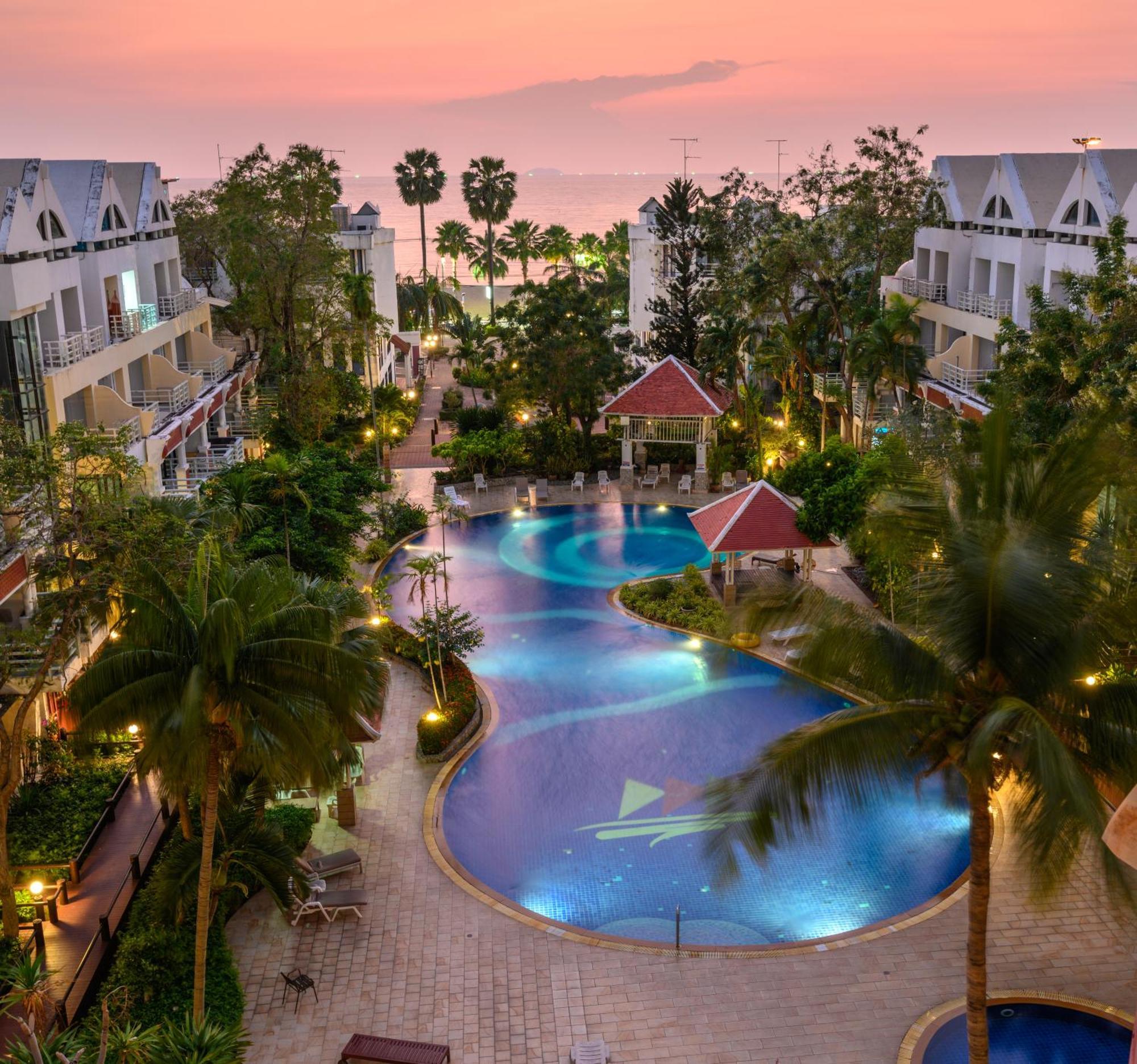 Jomtien Beachfront Stylish Studio , Stunning Seaview , Big Pool Praia de Jomtien Exterior foto